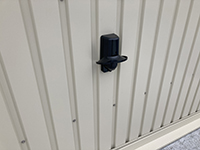 車路管制で車の出入りを管理しています。